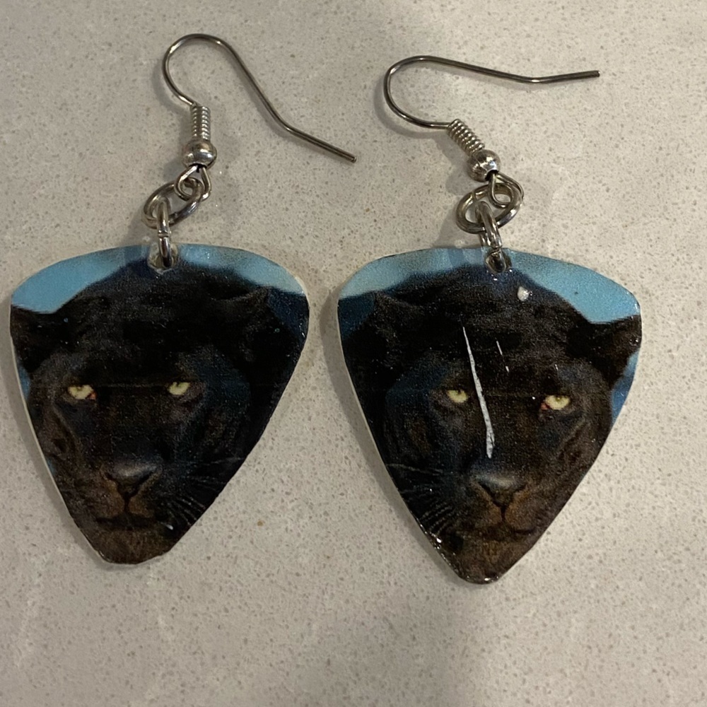 Fender Black Panther Guitar pick earrings